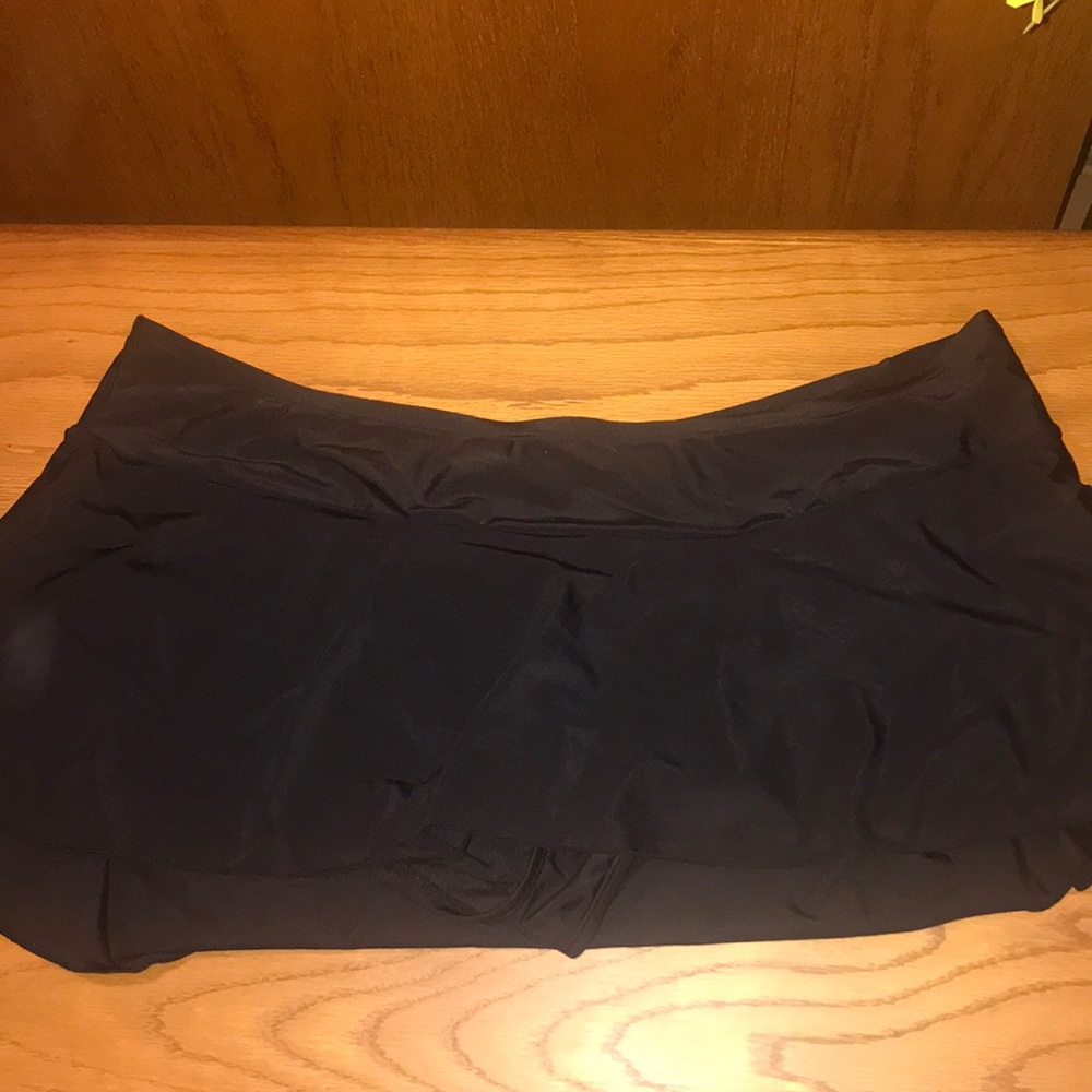 Motherhood Maternity swim bottoms